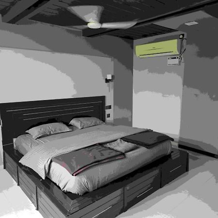 River View Resorts 스리칼라하스티 외부 사진
