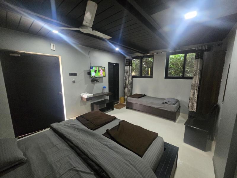 River View Resorts 스리칼라하스티 외부 사진